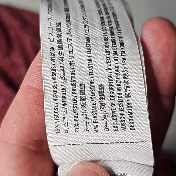 HOLLISTER xs maroon long sleeve shirt - Picture 6 of 6